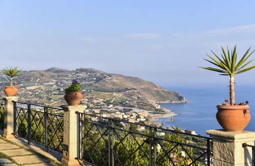Marina di Palma Villa | Deluxe Room "Jashinum" - Villa Kete