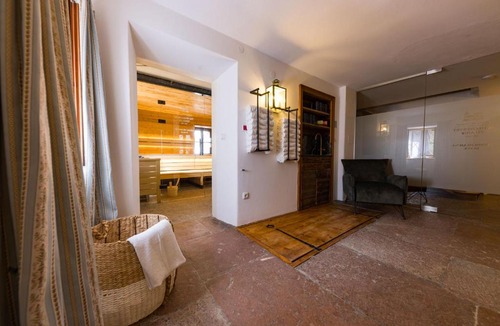 Anif Hotel | Der Schlosswirt zu Anif - Biedermeierhotel und Restaurant