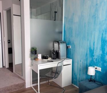 Haag Apartment | Design Zimmer mit eigenem Bad und WC im Herzen von Haag