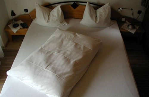 Klagenfurt am Woerthersee House | Doppelzimmer, Dusche Oder Bad, WC, 1 Schlafraum - Pension Biedermann