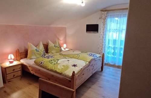 Rauris House | Doppelzimmer 5 , Dusche, WC, Balkon - Bruderhof
