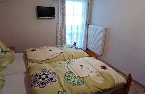 Rauris House | Doppelzimmer 5 , Dusche, WC, Balkon - Bruderhof