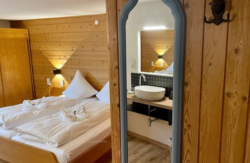 Schattwald Bed & Breakfast | Doppelzimmer - Gästehaus Holl