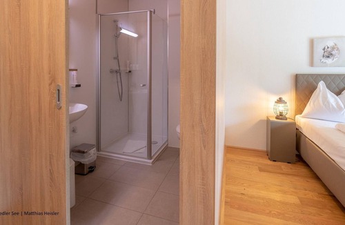 Rust House | Doppelzimmer Parkseite, Dusche, WC - Hotel Katamaran