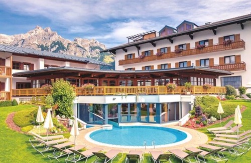 Werfenweng Hotel | Double room "Classic" with shower / bath, WC - Gut Wenghof - Family Resort Werfenweng