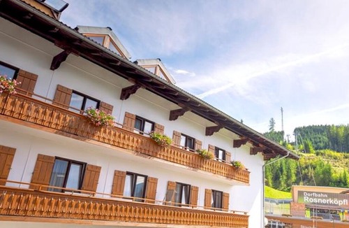Werfenweng Hotel | Double room "Classic" with shower / bath, WC - Gut Wenghof - Family Resort Werfenweng