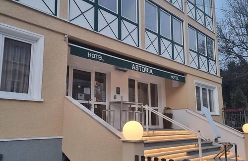 Maxglan House | Double room Twin - room only - Astoria, Hotel
