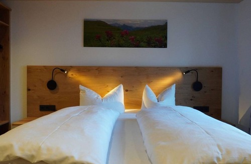 Damuels House | Double room with balcony - Pension Edelweiss Bischof KG