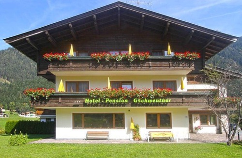Waidring House | Double room with bath/shower, toilet, 2 extra beds - Hotel-Pension Gschwentner