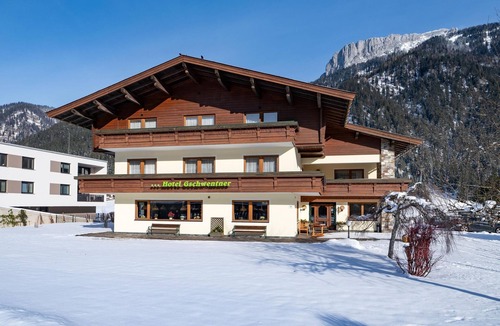 Waidring House | Double room with bath/shower, toilet, 2 extra beds - Hotel-Pension Gschwentner