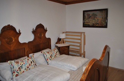 Hallstatt Bed & Breakfast | Double room with mountain view and shared bathroom - Pension Leopoldine