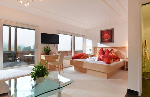 Ellmau Bed & Breakfast | Double room with shower and WC with balcony - Café-Restaurant-Pension Bettina