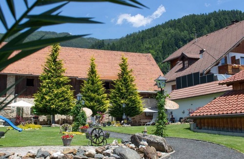 Seeboden Bed & Breakfast | Dreibettzimmer Ohne Balkon und mit Schlafsofa - Pension Kärnten