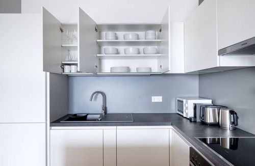 Erdberg Apartment | Dreamy Landstraße 1BR w/Pool, Playground & Gym, nr Shops, by Blueground