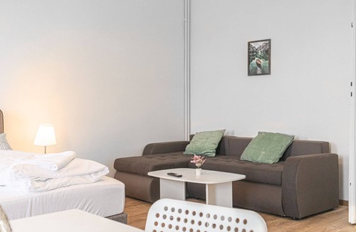 Wahring Apartment | Easystay 2BR Apt. near AKH- Perfect for Longstays