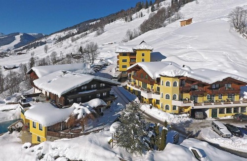 Vorderglemm Hotel | Eggerhof mit Panorama Aussicht, inklusive Verwöhnpension und Joker Card