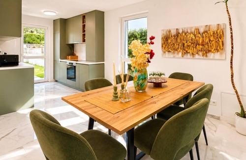 Breitenfurt-Ost Apartment | Elegant 4BR Villa w/Garden & Terrace