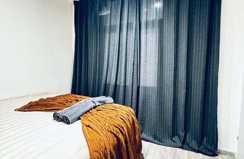 Wahring Apartment | Elegant 5BR Home Ideal for Families