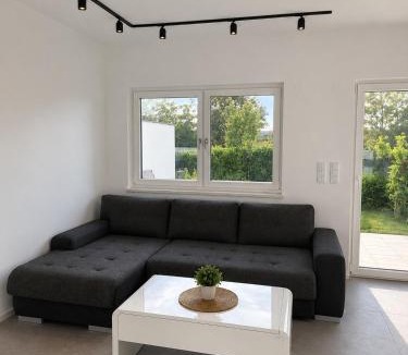 Kottingbrunn House | elegant house with garden near Vienna