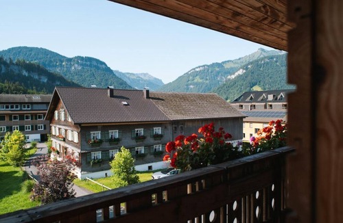 Grossdorf Apartment | Elisabeth - Vacation Rental for 8–12 People - Christine Apartments