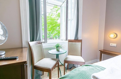 Mariahilf Apartment | Ensuite Room | Heart of Mariahilferstraße