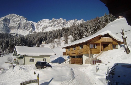 Muehlbach Am Hochkoenig Ski Chalet | Escape everyday life - com to the Kniegut!