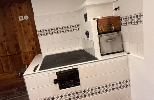 Sankt Marein bei Knittelfeld House | Eselhuam – Charming Alpine Cabin Retreat on Fressenberg