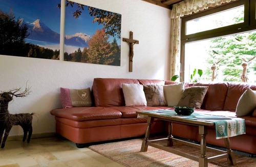 Lofer Bed & Breakfast | Familienappartement mit 1 Schlafzimmer und Terasse - Patricia, Haus
