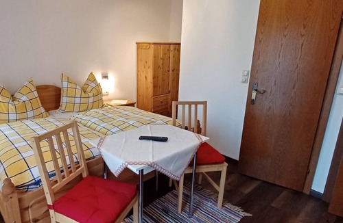 Rauris House | Familienzimmer, Dusche, WC, Balkon - Bruderhof