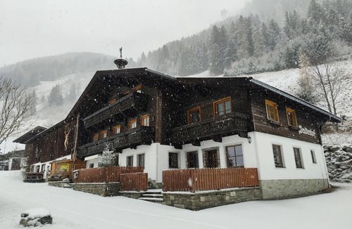 Rauris House | Familienzimmer, Dusche, WC, Balkon - Bruderhof