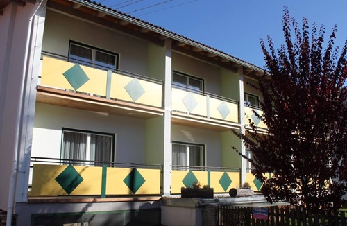 Oberwoelz Stadt Cottage | Familienzimmer - Gasthof zum Mohr'n, Florian Tanner