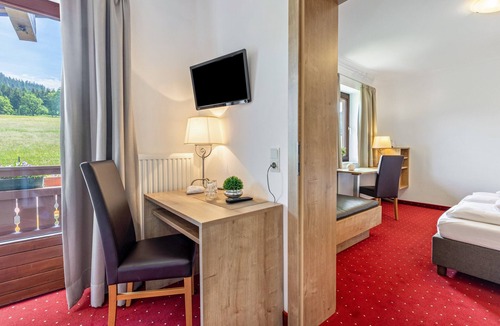 Radstadt Apartment | Family Room 1 at Gästehaus Elisabeth with Mountain View, Shared Pool and Wi-Fi