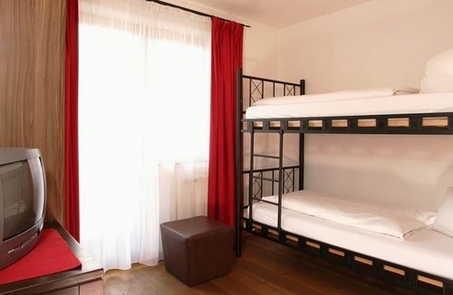 Werfenweng Hotel | Family room "Wengerau" with bath, WC - Gut Wenghof - Family Resort Werfenweng