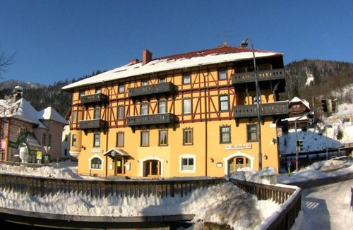Spital am Semmering Apartment | Faraway Homes Studio Semmering #105