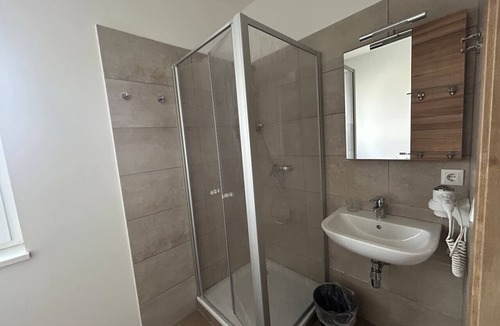 Kremsmuenster Apartment | FarawayHomes Aparthotel Kremsmünster #1