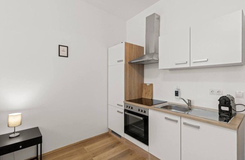 Rudolfsheim-Funfhaus Apartment | FarawayHomes Studio Vienna #3