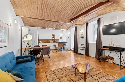 Rudolfsheim-Funfhaus Apartment | FarawayHomes Studio Vienna #B2