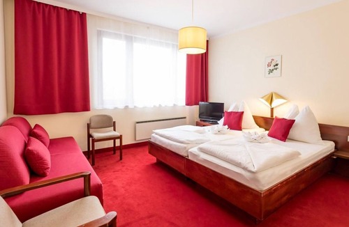 Podersdorf am See Bed & Breakfast | Ferienherbergen S. u. J. Zeisz - Double room with shower, WC, 1-2 nights