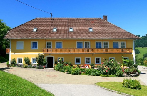Gruenburg House | Ferienhof am Landsberg