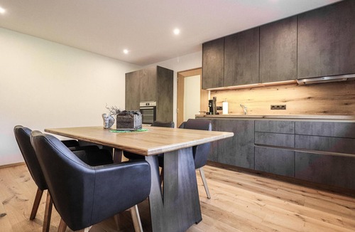 Ausserbraz Apartment | Ferienwohnung mit Ausblick