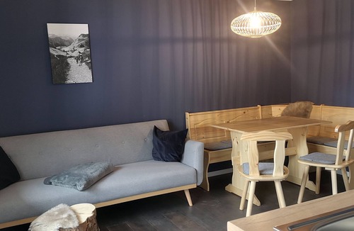 Bichlbach Apartment | Ferienwohnungen Haus Almrausch - Bergsee