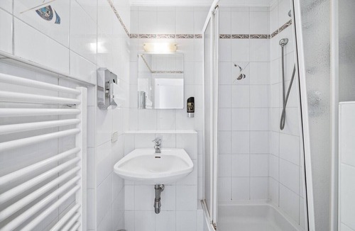 Schottenfeld Apartment | Flora Collection 8 in Vienna