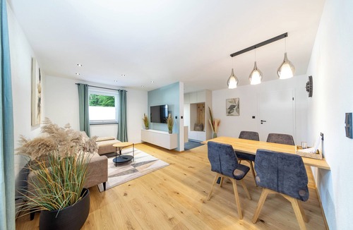 Mondsee Apartment | Flower magic on Lake Mondsee