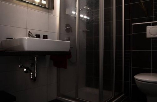 Podersdorf am See Bed & Breakfast | Gästehaus Ringbauer - Doppelzimmer mit Dusche, WC