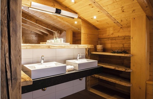 Waidring Cabin | Gamsglück guest rooms for families