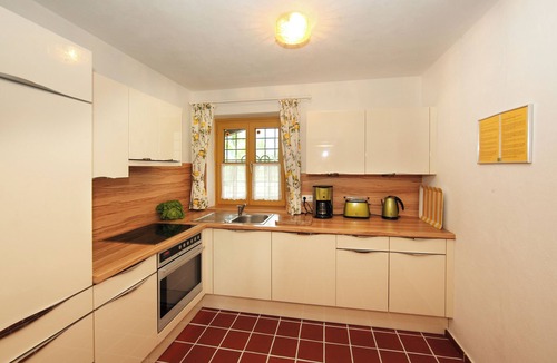 Lahntal Apartment | Garden apartmentMandl near Zell am See Ground floor Swimming pond Garden Sauna Dogs allowed