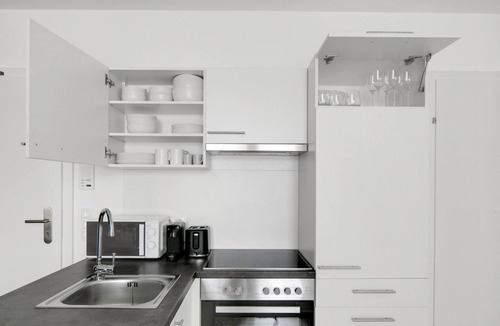 Kaisermuhlen Apartment | gepflegter Neubau mit Balkon, nähe UNO, Donauinsel und Alten Donau, viele Badestrände, 5 min zur U1