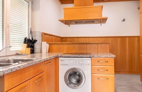 Grinzing Villa | Gorgeous Room in Shared Villa w/Free Parking