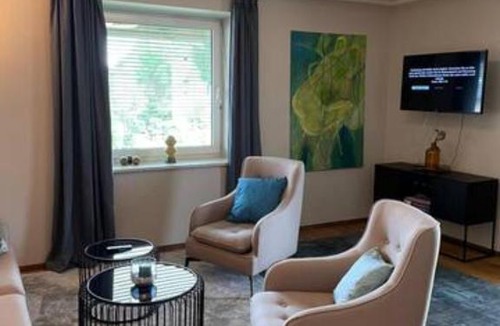 Riedenburg Apartment | Großzügiges, charmantes Appartement in Salzburg by Fiorentino