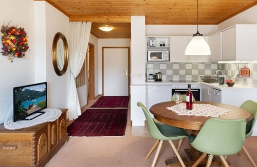 Krumpendorf am Woerther See Apartment | Haus Elisabeth Comfortable holiday residence